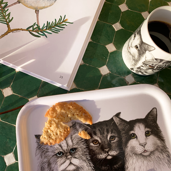 serving tray with cats motif