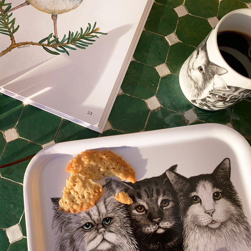 serving tray with cats motif